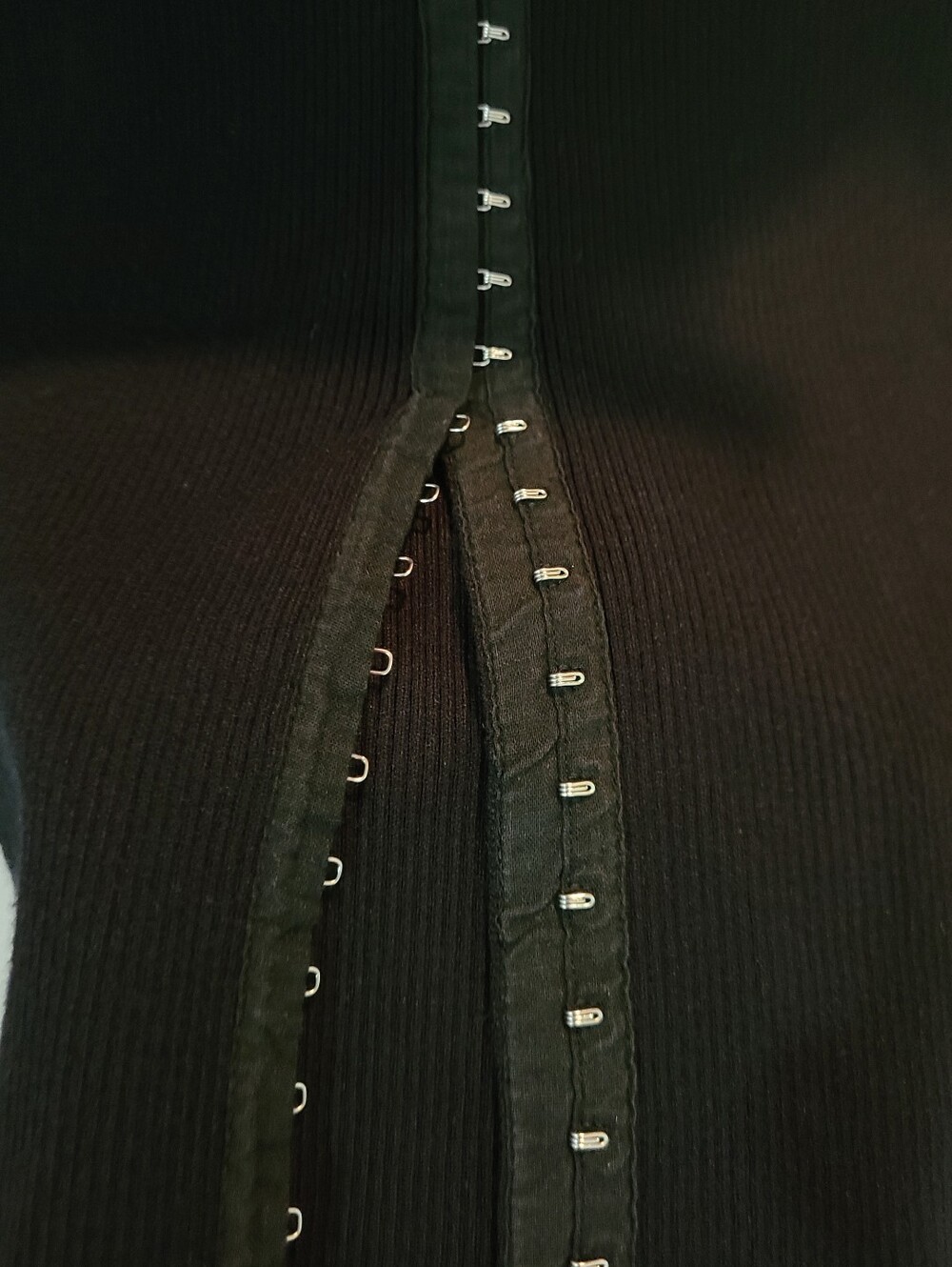 Intermix Black Ribbed Knit Clasped Fitted Midi Skirt Sz P/XS - Picture 5 of 9